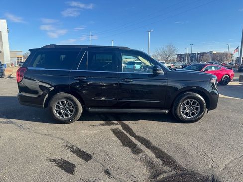 Certified 2025 Ford Expedition Active image 2