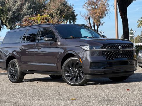 New 2025 Lincoln Navigator L Reserve w/ Jet Appearance Package image 2