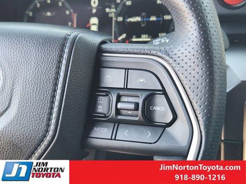 Used 2025 Toyota 4Runner TRD Off-Road Premium image 31