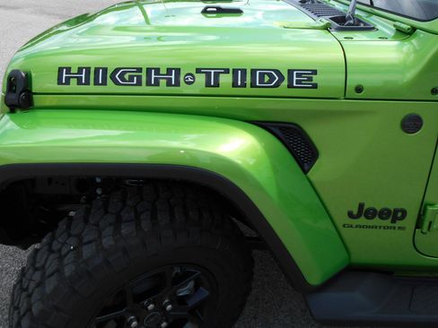 New 2025 Jeep Gladiator Sport image 27