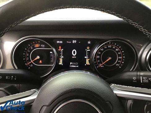 Used 2022 Jeep Wrangler Unlimited Sahara w/ Cold Weather Group image 32