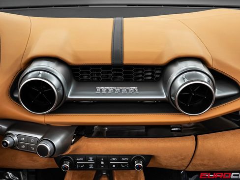 Used 2022 Ferrari 812 GTS image 32