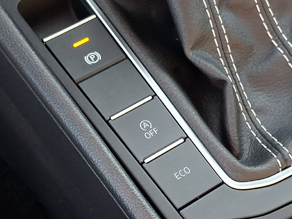Used 2025 Volkswagen Jetta SE FWD image 22