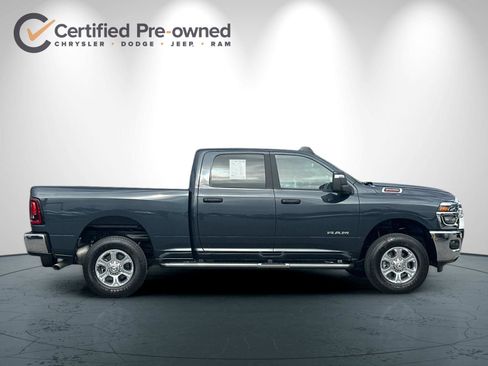 Used 2025 RAM 2500 Big Horn AWD/4WD image 3