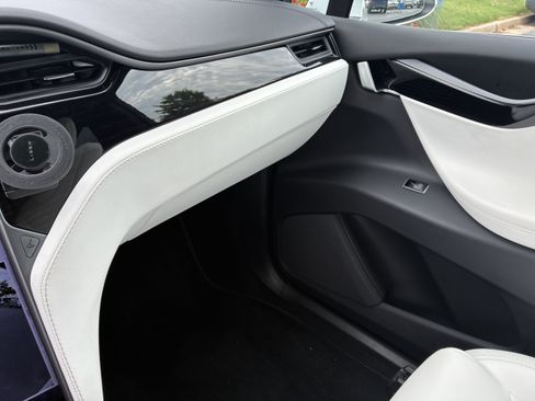 Used 2020 Tesla Model X Long Range AWD/4WD image 33
