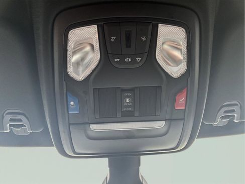 Used 2022 RAM 1500 Big Horn AWD/4WD image 32