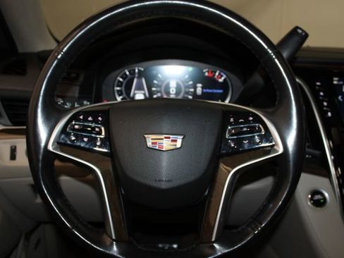 Used 2019 Cadillac Escalade ESV Premium Luxury AWD/4WD image 21