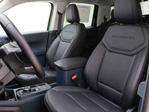 New 2025 Ford Maverick Lariat w/ Black Appearance Package image 21