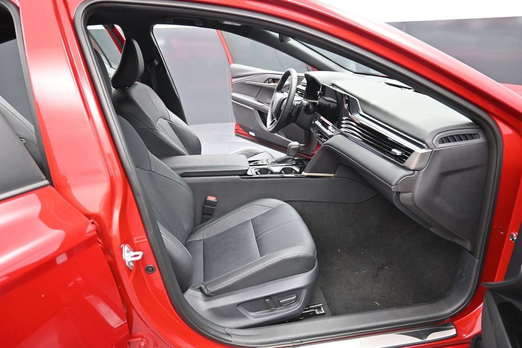 Certified 2026 Toyota Camry XSE AWD/4WD image 32