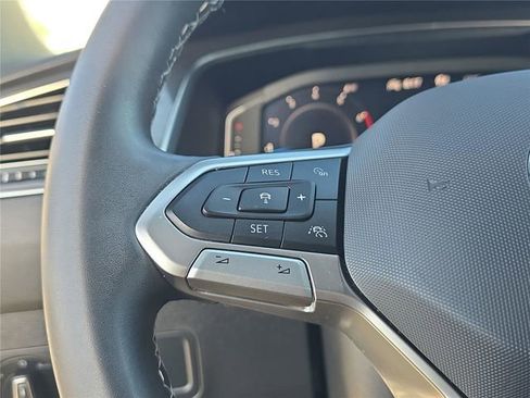 Used 2023 Volkswagen Tiguan SEL R-Line image 26
