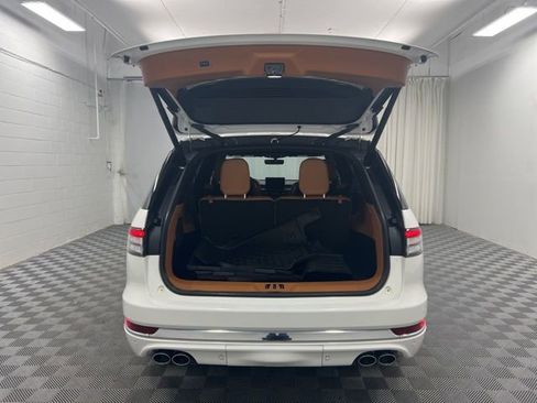 Certified 2023 Lincoln Aviator Black Label w/ Class IV Trailer Tow Package image 9