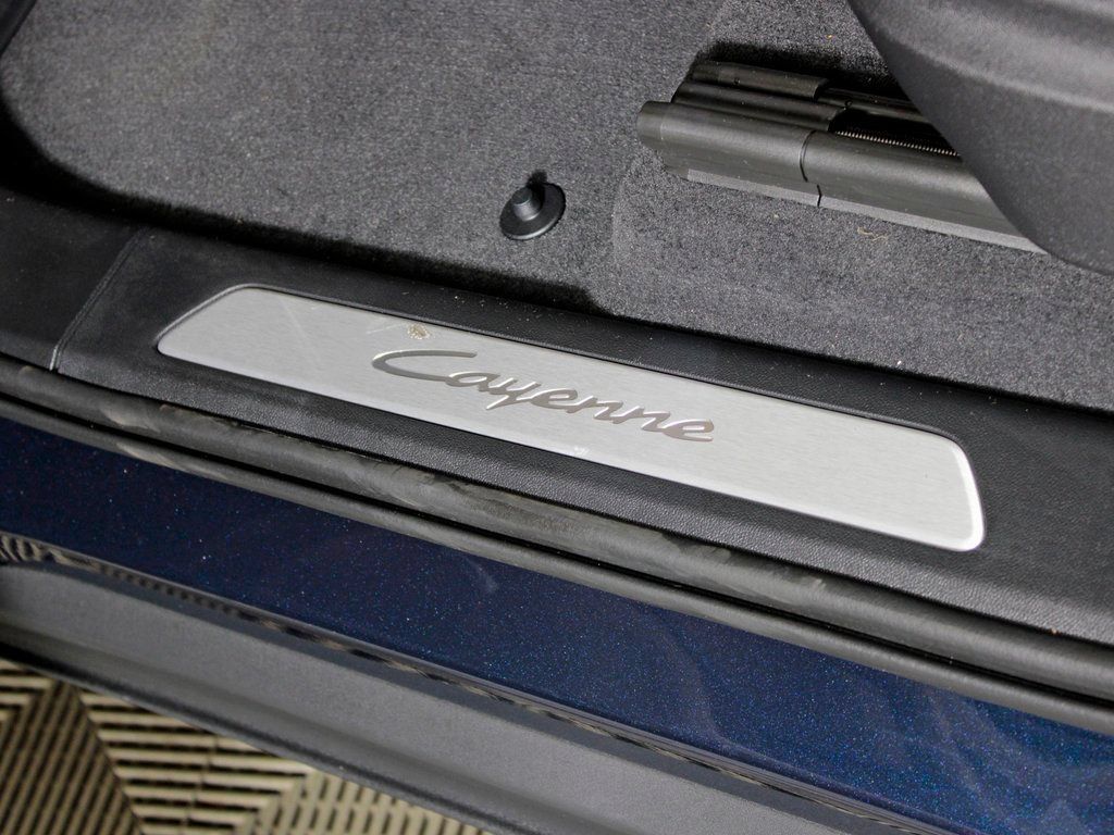 Certified 2026 Porsche Cayenne E-Hybrid AWD/4WD image 19