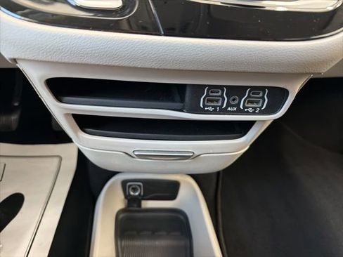 Used 2023 Chrysler Voyager LX FWD image 24