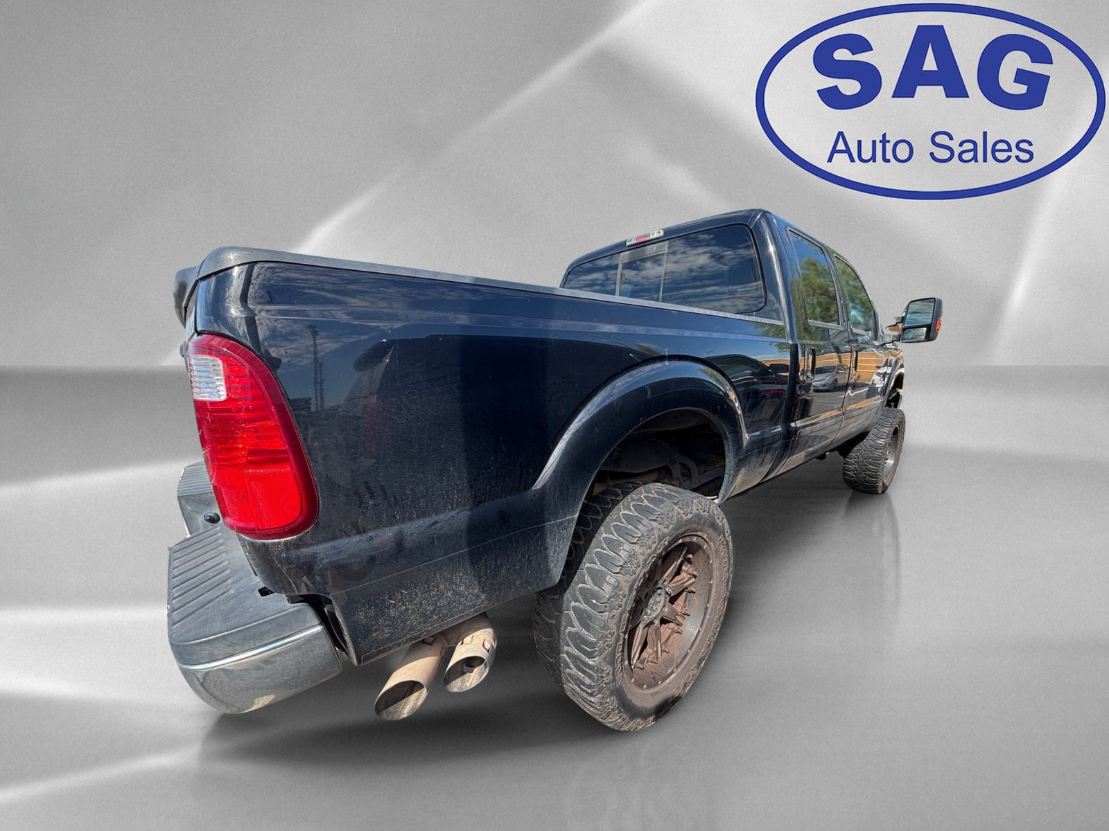Used 2016 Ford F250 Lariat w/ Lariat Ultimate Package AWD/4WD image 3