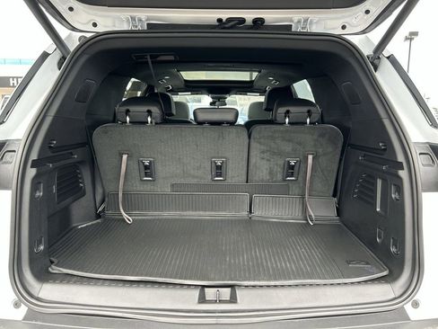 Used 2025 Chevrolet Traverse LT w/ Sun and Wheel Package image 27