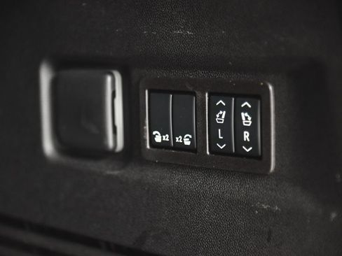 Used 2026 GMC Yukon XL Denali w/ Sun & Power Step Package AWD/4WD image 41