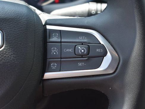 Used 2025 Jeep Compass Limited AWD/4WD image 14