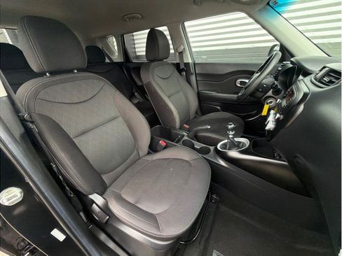 Used 2016 Kia Soul FWD image 4