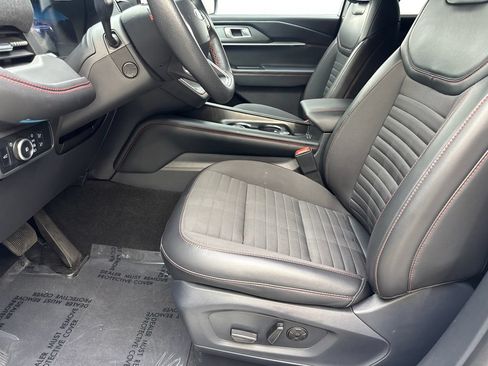 Used 2025 Ford Explorer ST-Line w/ Premium Package AWD/4WD image 27