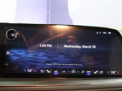 New 2025 Chevrolet Suburban Premier image 27