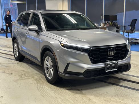 Used 2023 Honda CR-V EX image 3