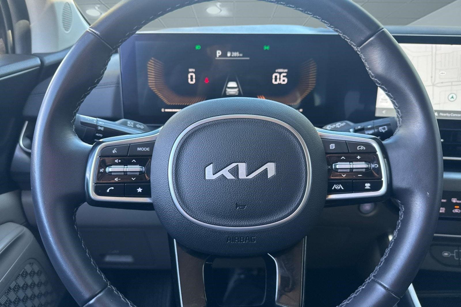 Used 2026 Kia Carnival FWD image 10