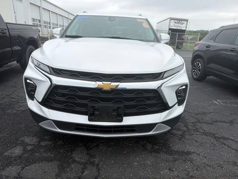 Used 2023 Chevrolet Blazer LT AWD/4WD image 3
