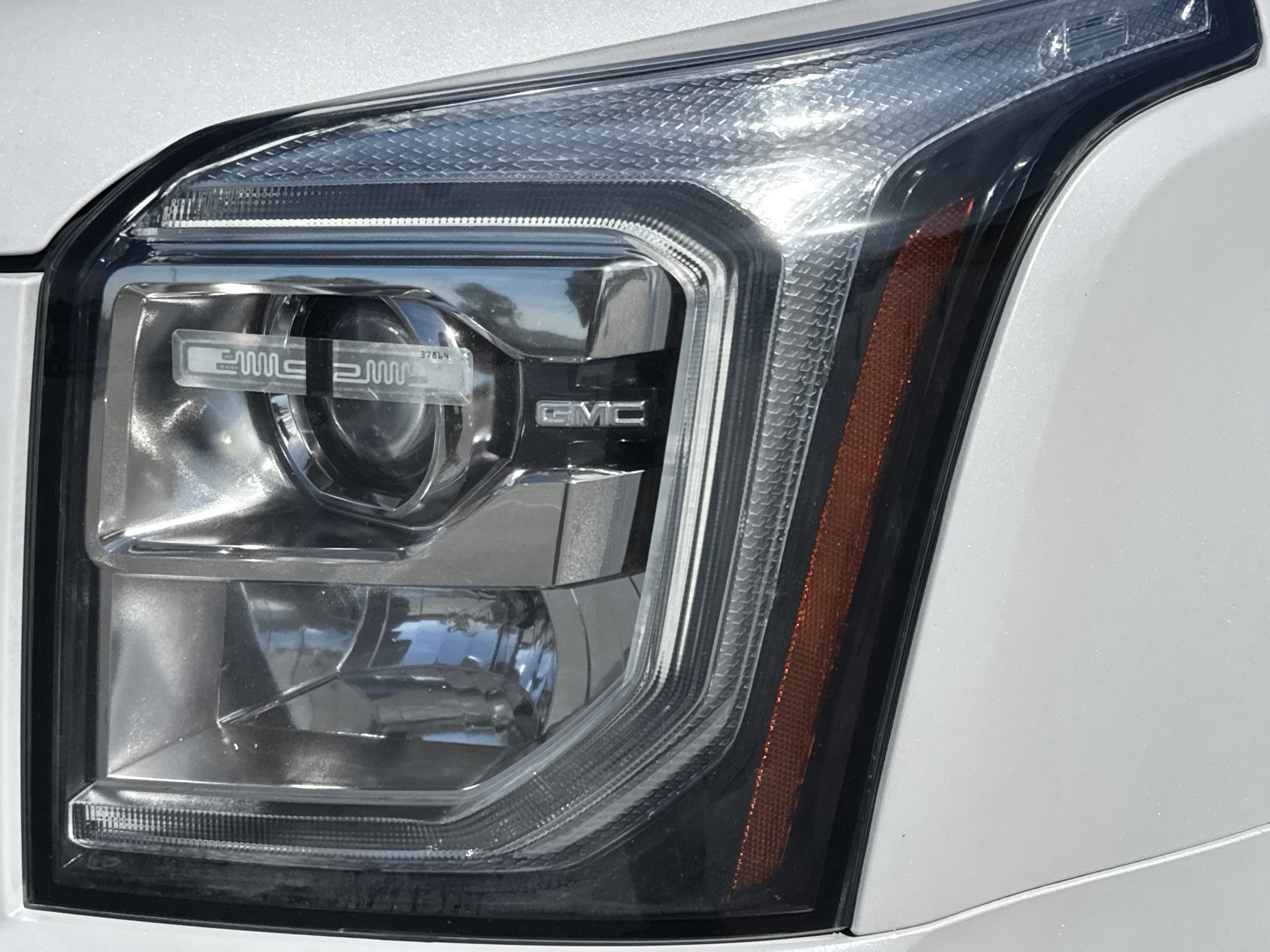 Used 2020 GMC Yukon XL Denali w/ Denali Premium Package AWD/4WD image 6