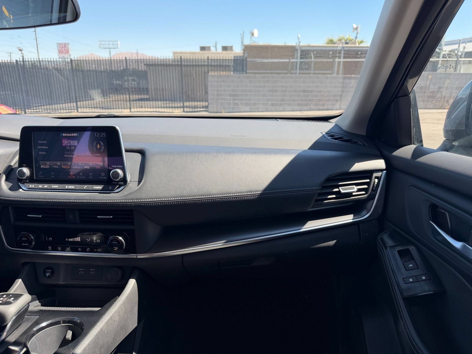 Used 2025 Nissan Rogue SV FWD image 35