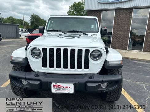 Used 2021 Jeep Gladiator Sport AWD/4WD image 2