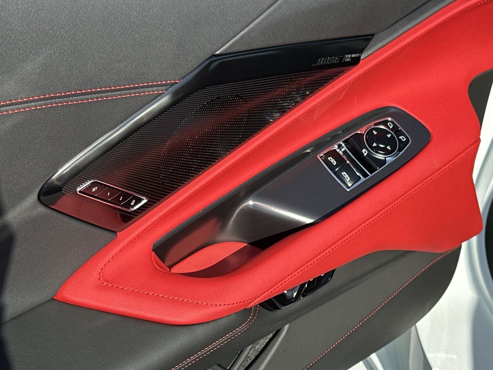 Used 2025 Chevrolet Corvette Stingray Preferred Cpe w/ Stealth Interior Trim Package RWD image 16