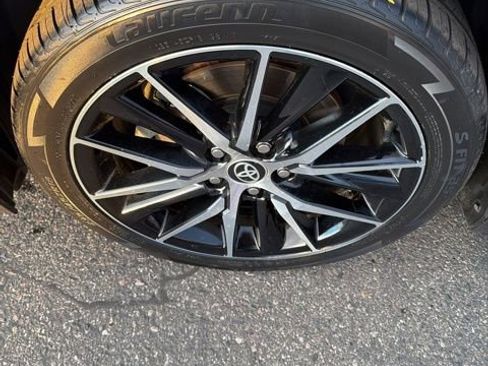 Used 2024 Toyota Camry SE image 6