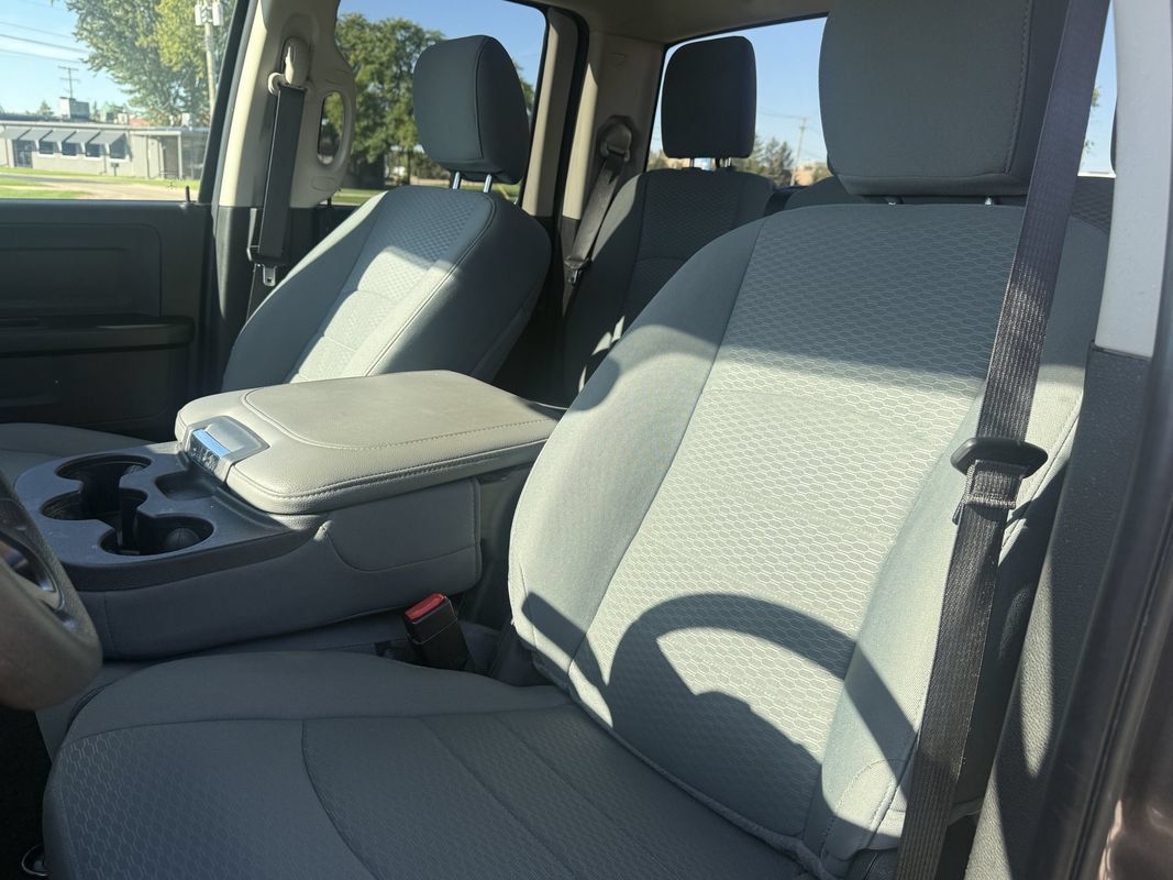 Used 2019 RAM 1500 ST AWD/4WD image 10