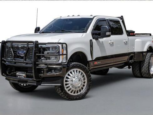 Used 2024 Ford F350 King Ranch w/ FX4 Off-Road Package AWD/4WD image 4