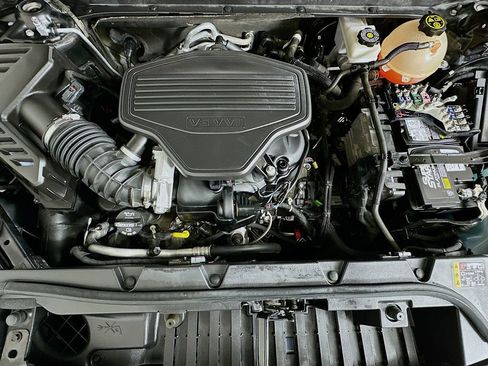 Used 2020 GMC Acadia SLE w/ Driver Convenience Package image 31