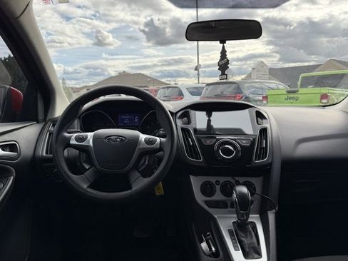 Used 2013 Ford Focus SE w/ Super Fuel Economy (SFE) Pkg image 23