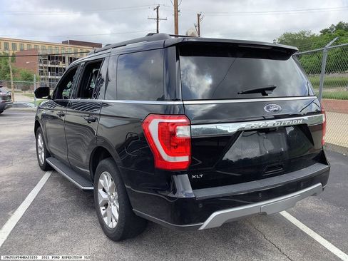 Used 2021 Ford Expedition XLT image 5
