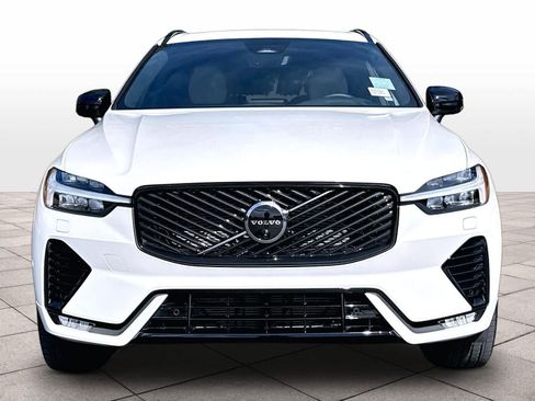 Used 2026 Volvo XC60 B5 Plus w/ Protection Package Premier AWD/4WD image 3
