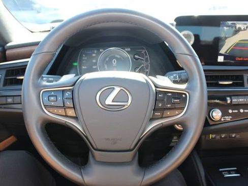 Certified 2025 Lexus ES 300h w/ Premium Package FWD image 16