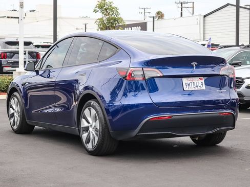 Used 2024 Tesla Model Y Long Range AWD/4WD image 7