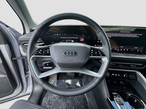 Used 2025 Audi Q5 Premium Plus AWD/4WD image 11