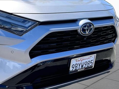 Used 2022 Toyota RAV4 XSE AWD/4WD image 28