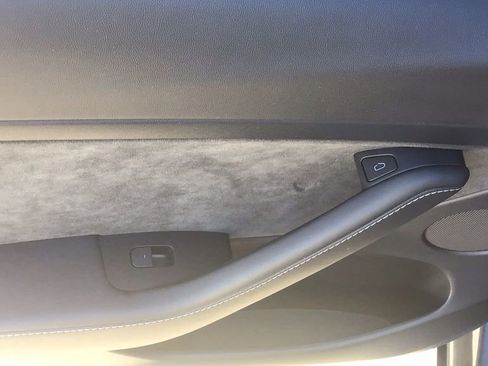 Used 2023 Tesla Model 3 Standard Range image 12