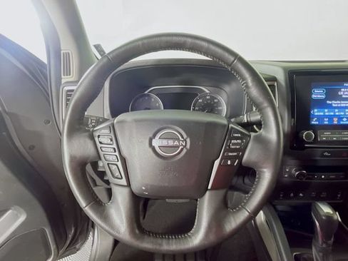 Used 2024 Nissan Frontier SV w/ SV Convenience Package RWD image 11