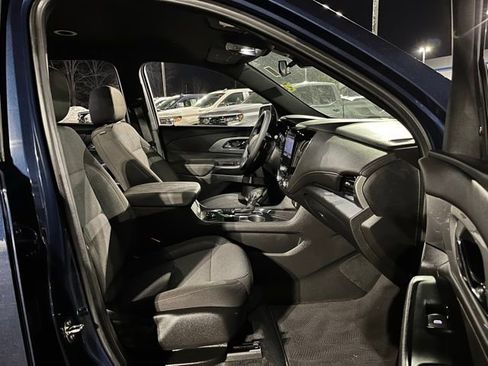 Used 2023 Chevrolet Traverse LT image 20