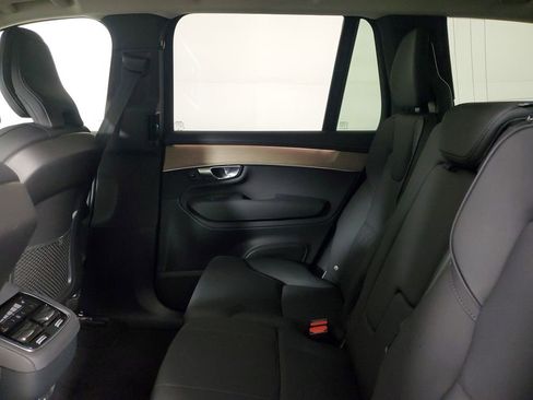 Used 2025 Volvo XC90 B6 Plus image 14
