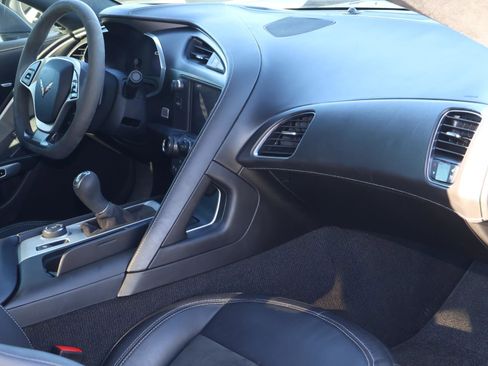 Used 2016 Chevrolet Corvette Z06 w/ 3LZ Preferred Equipment Group image 12
