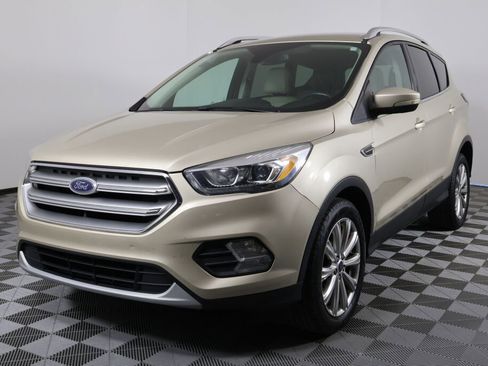 Used 2017 Ford Escape Titanium image 5
