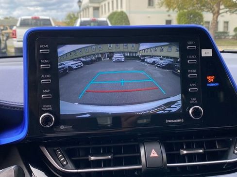 Used 2022 Toyota C-HR XLE image 48