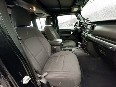 Used 2023 Jeep Wrangler Sport image 32